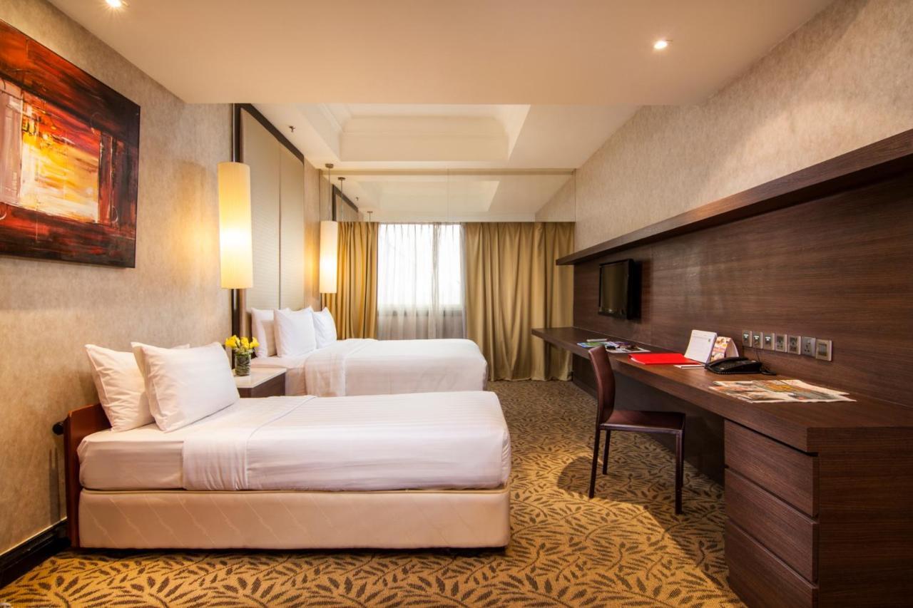 Deluxe Family Room